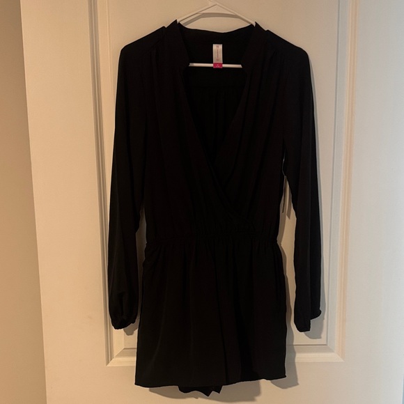 No Boundaries Black Long Sleeve Romper - Picture 1 of 3